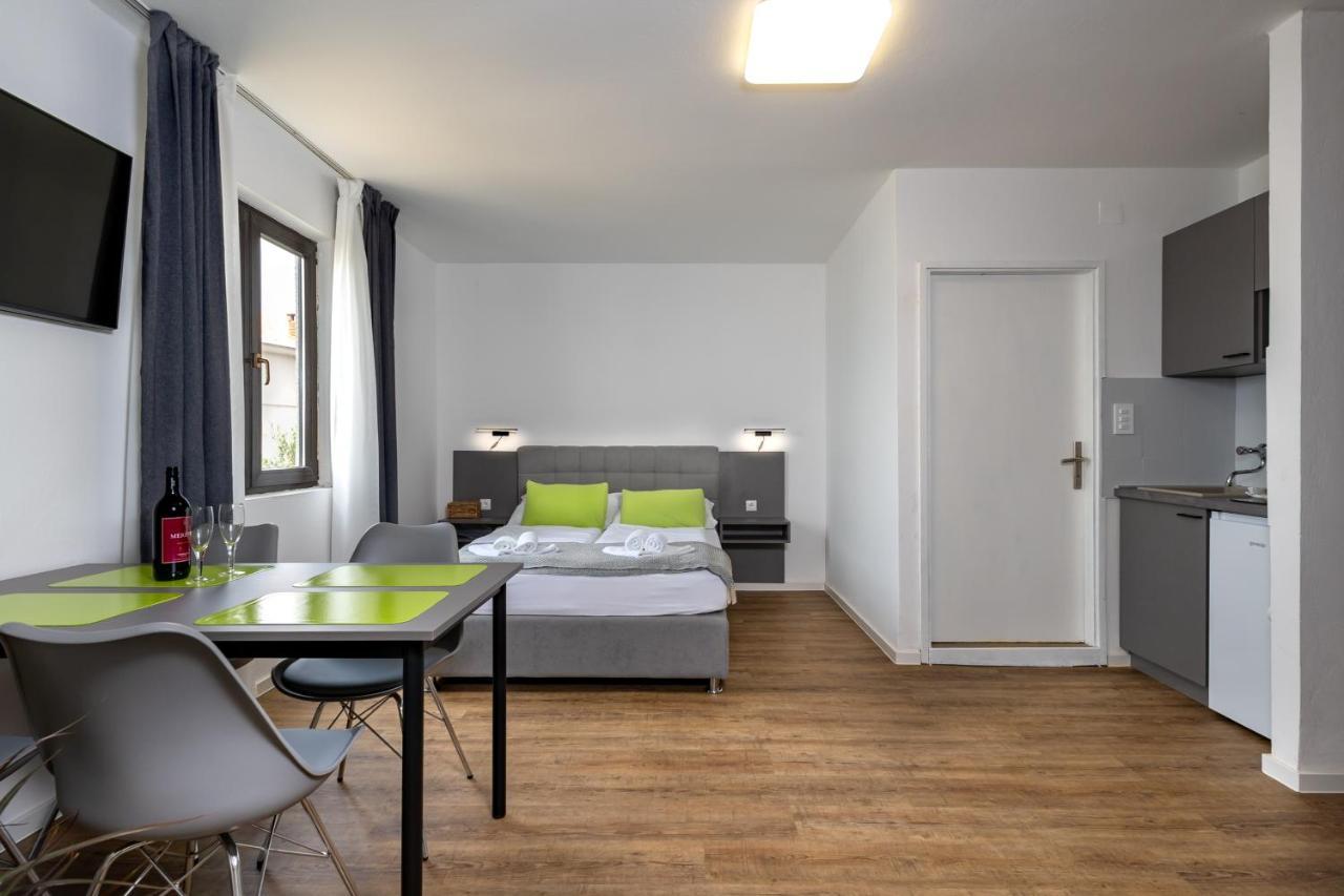 Apartments Dida Sime Starigrad Paklenica Eksteriør bilde