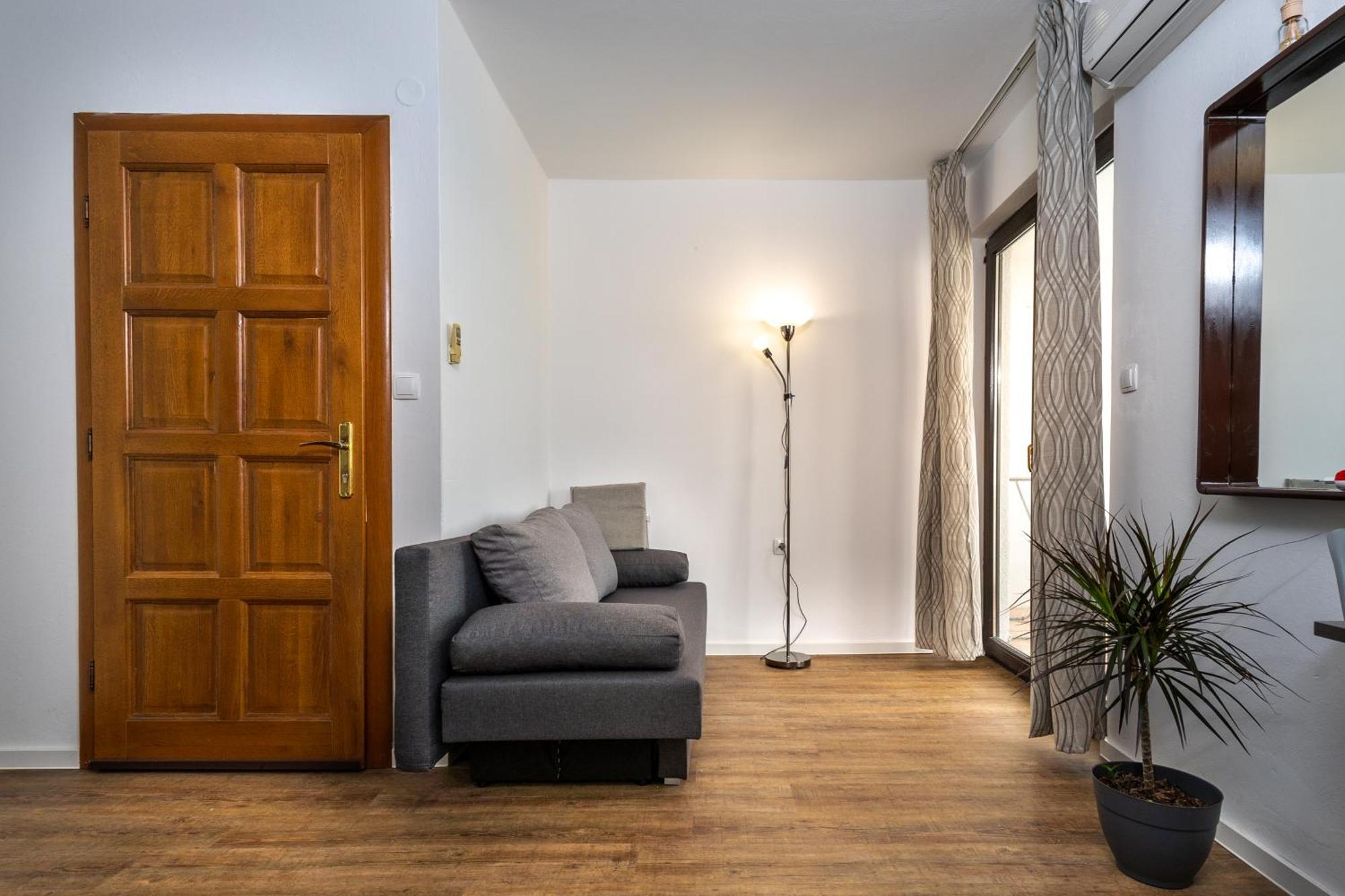 Apartments Dida Sime Starigrad Paklenica Rom bilde